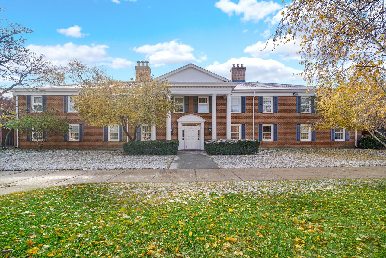 521 Coventry Ln. #12, Crystal Lake, IL 60014