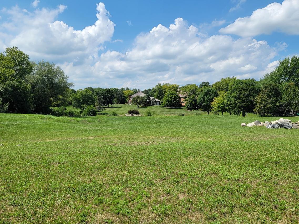 1350 Macalpin Dr., Inverness, IL 60010