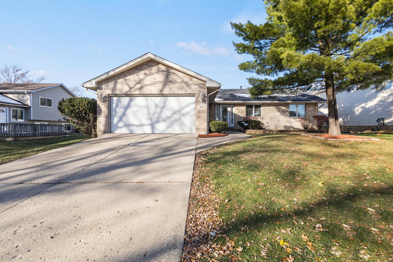 618 Old Forge Ln., University Park, IL 60484