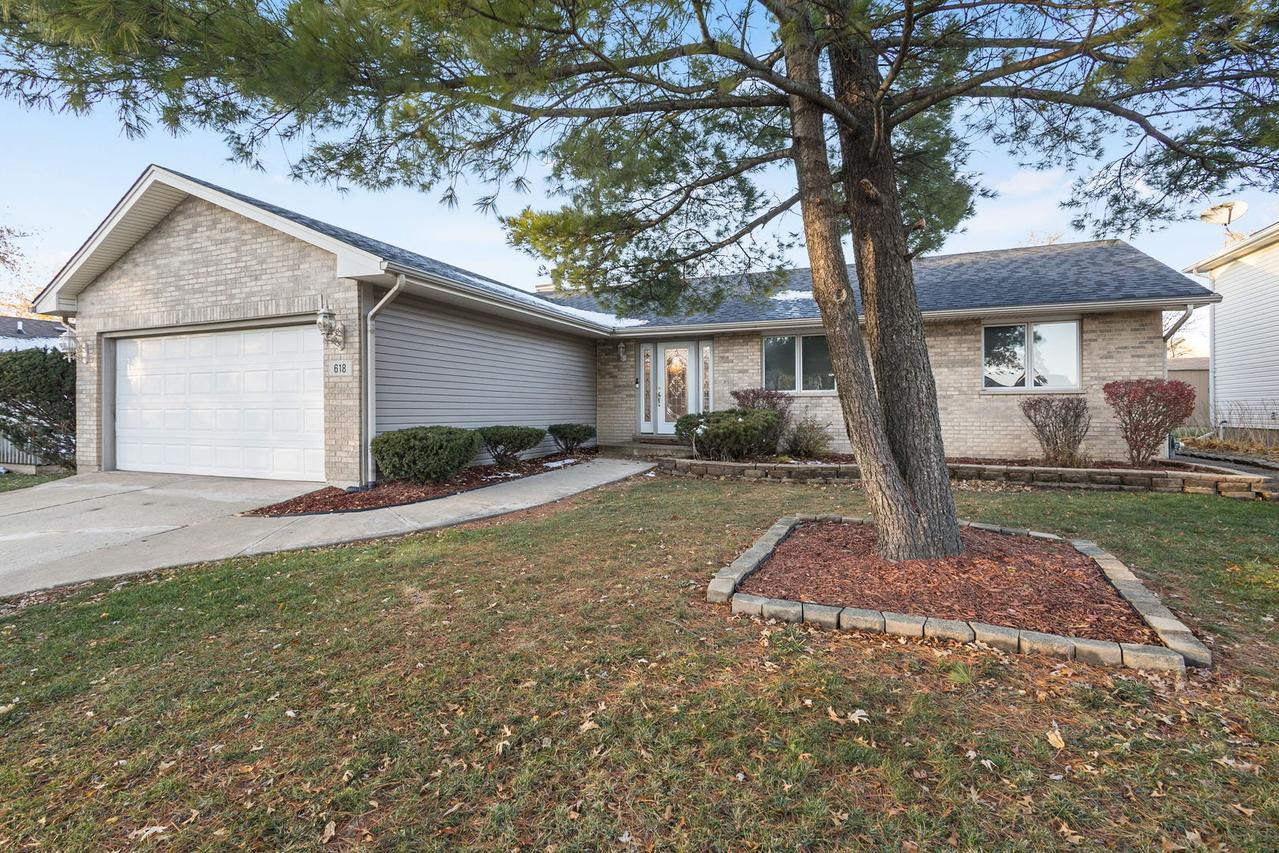 618 Old Forge Ln., University Park, IL 60484