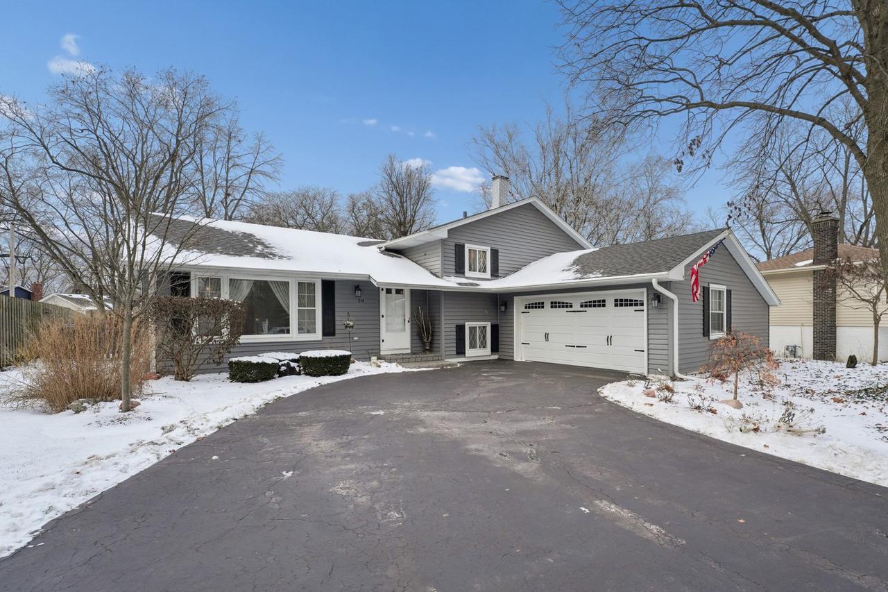 0N314 Leonard St., Winfield, IL 60190