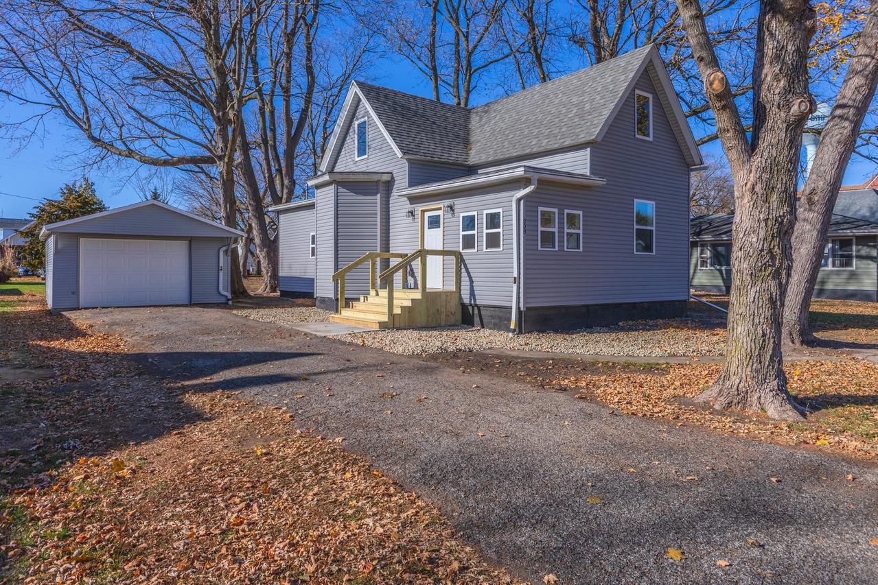 208 S Division St., Stanford, IL 61774