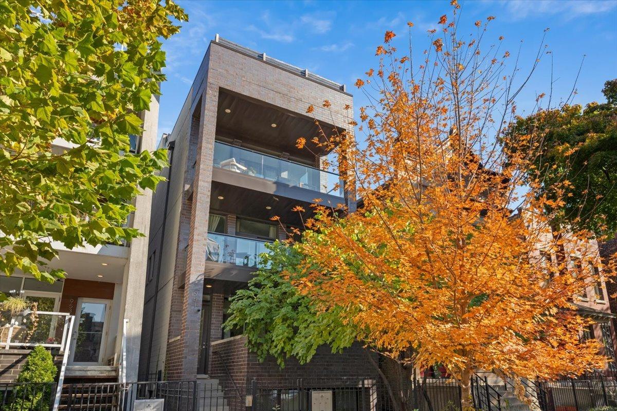 951 N Winchester Ave. #1, Chicago, IL 60622