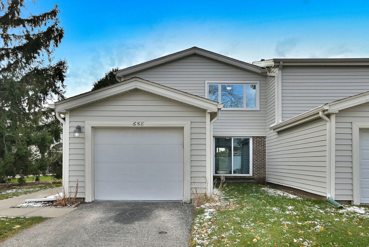 658 Claridge Cir., Hoffman Estates, IL 60169