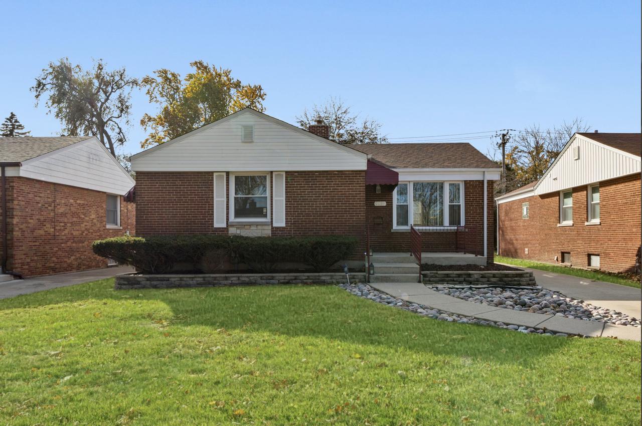 [Address Hidden by Seller], Westchester, IL 60154