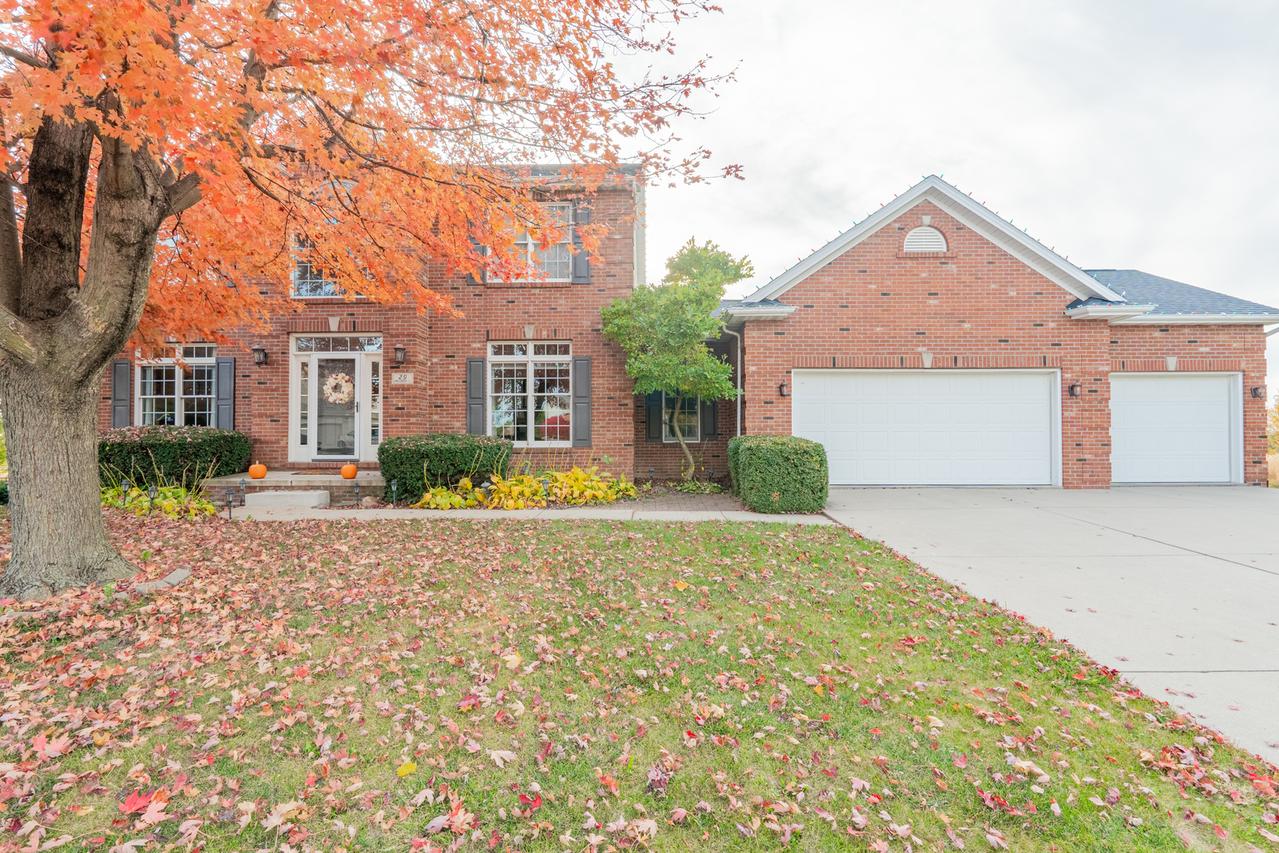 29 Knollbrook Ct., Bloomington, IL 61705