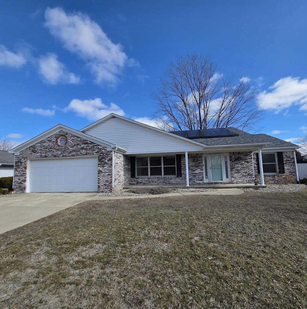 610 Sherwood Dr., St. Joseph, IL 61873