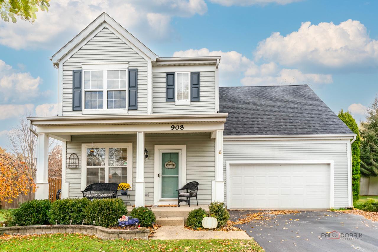 908 S Arlington Dr., Round Lake, IL 60073
