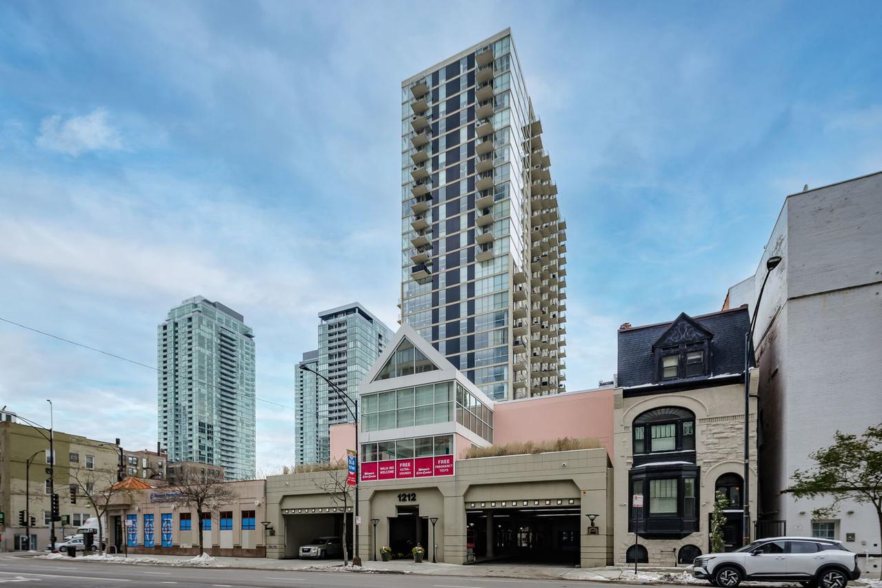 1212 N La Salle Dr. #2303, Chicago, IL 60610