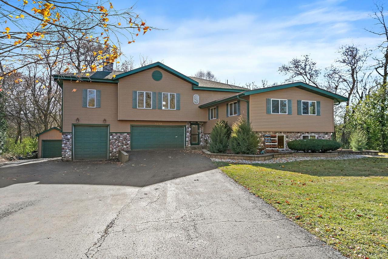 9513 Elm Ln., Crystal Lake, IL 60014