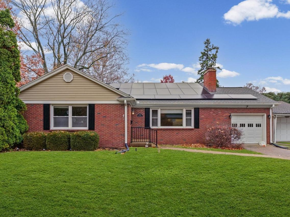 608 Haines Blvd., Champaign, IL 61820