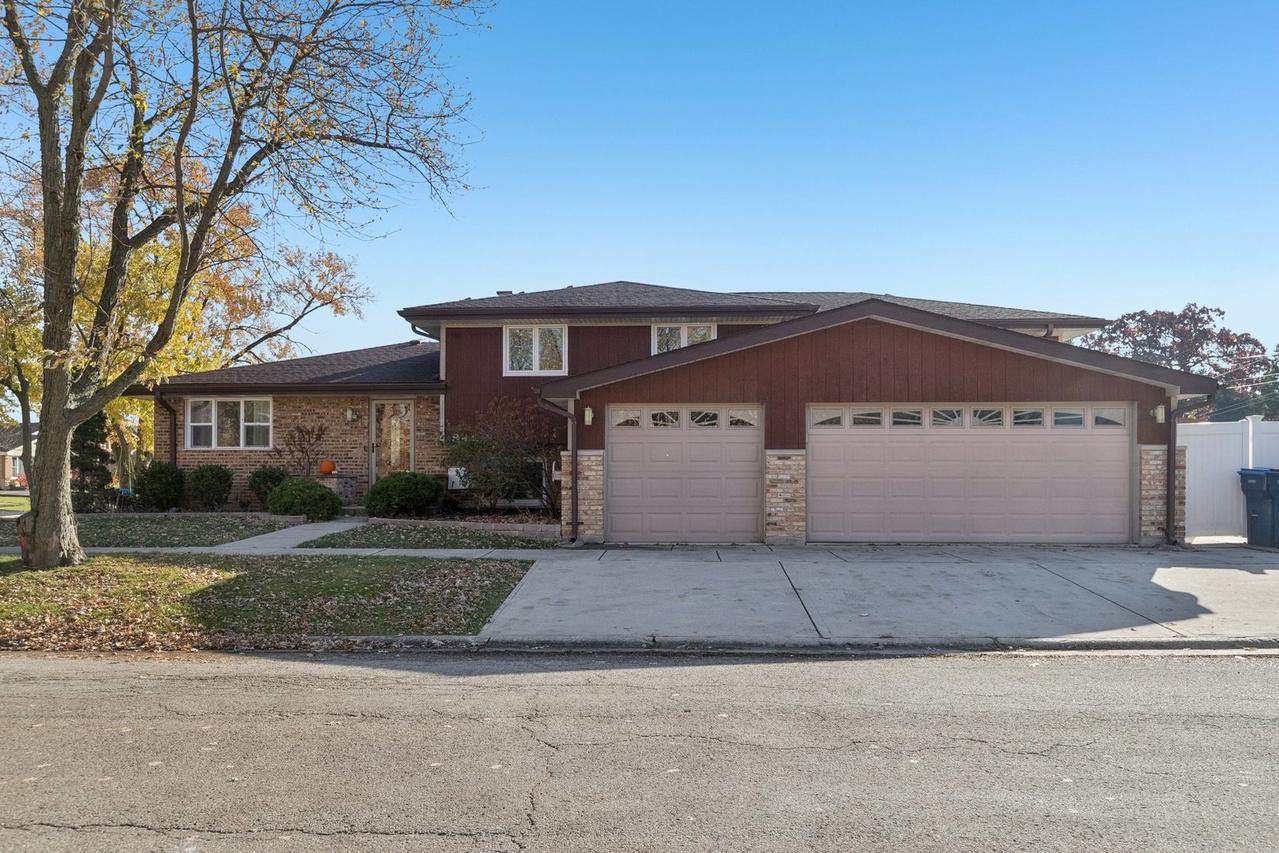 9400 S 82nd Ave., Hickory Hills, IL 60457