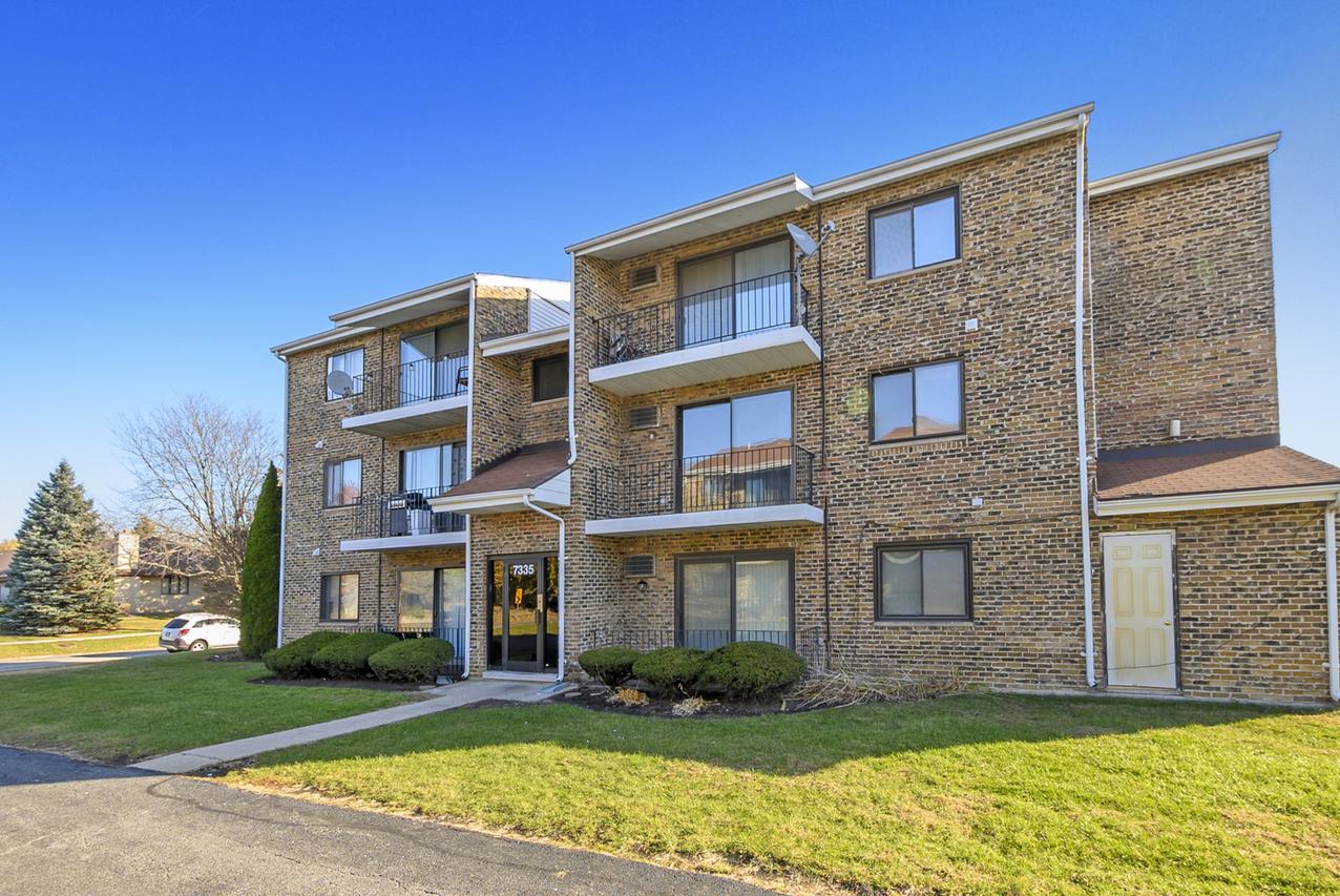 7335 W 157th St. #2B, Orland Park, IL 60462
