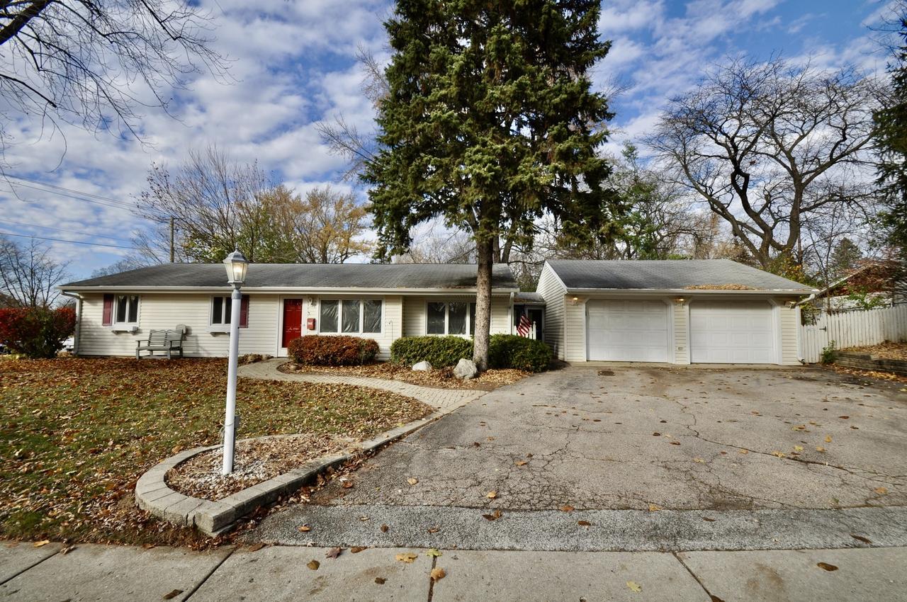 1930 W Weathersfield Way, Schaumburg, IL 60193