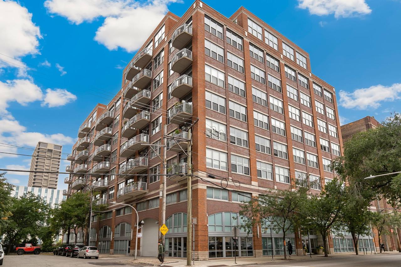 933 W Van Buren St. #516, Chicago, IL 60607