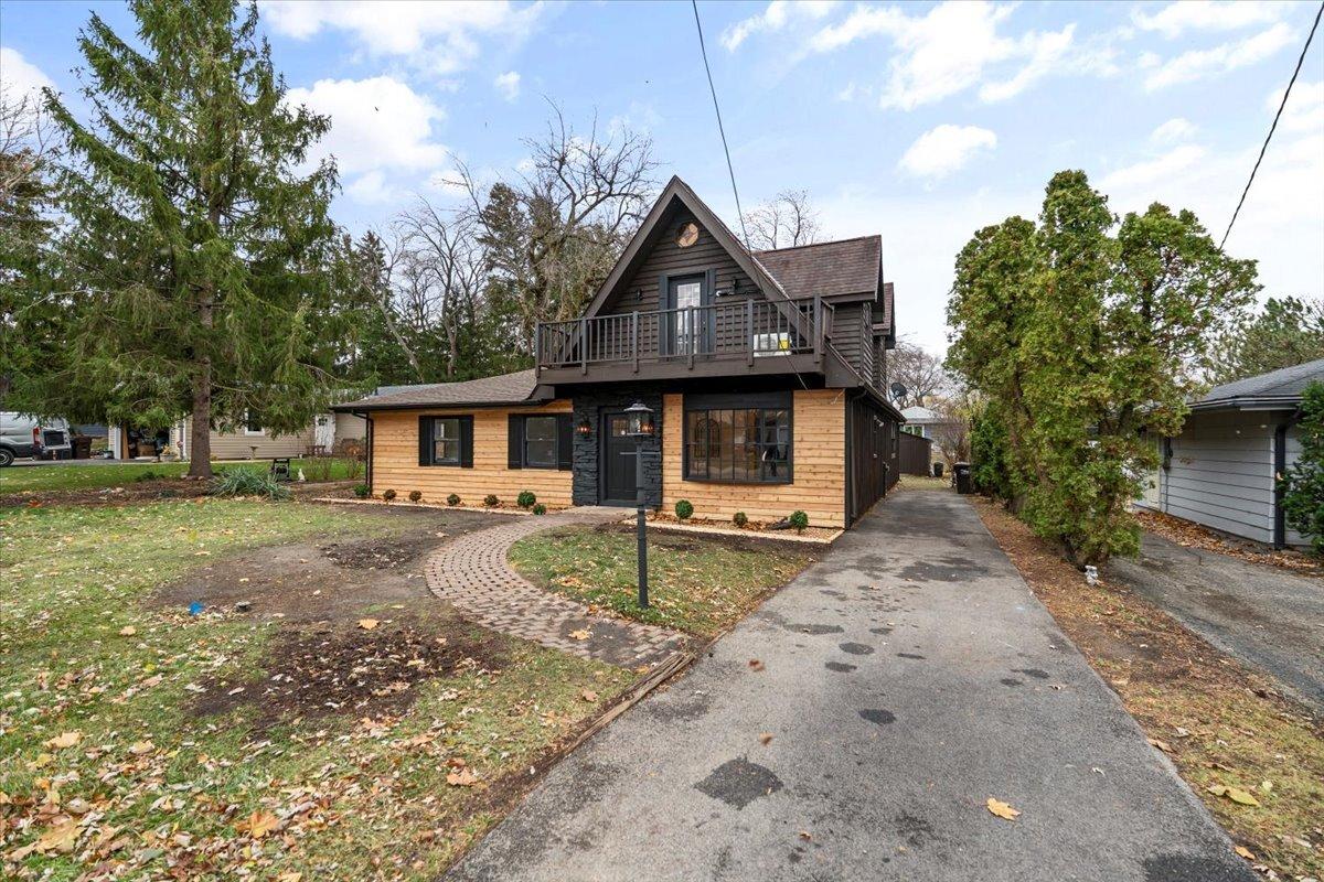 27 Maple Ave., Lake Zurich, IL 60047