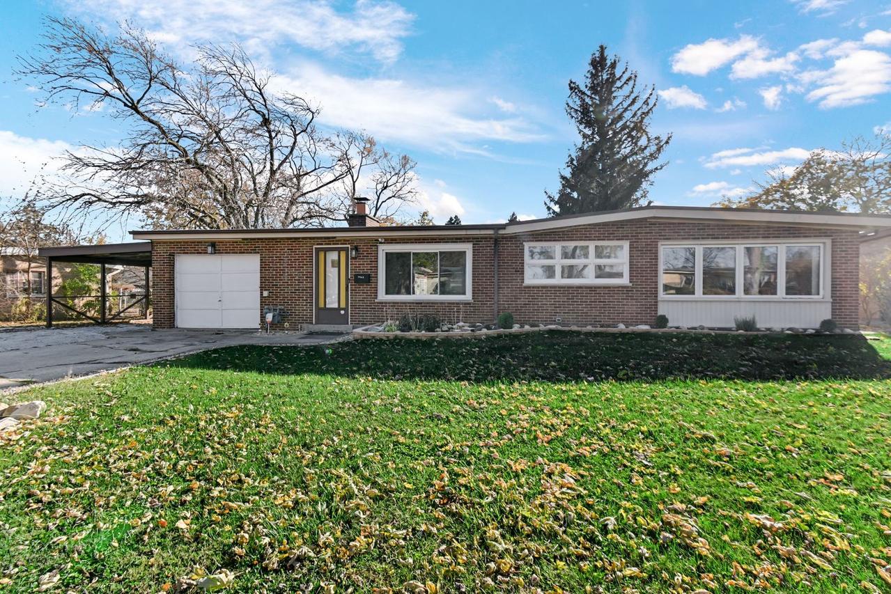 7943 W 97th Pl., Hickory Hills, IL 60457
