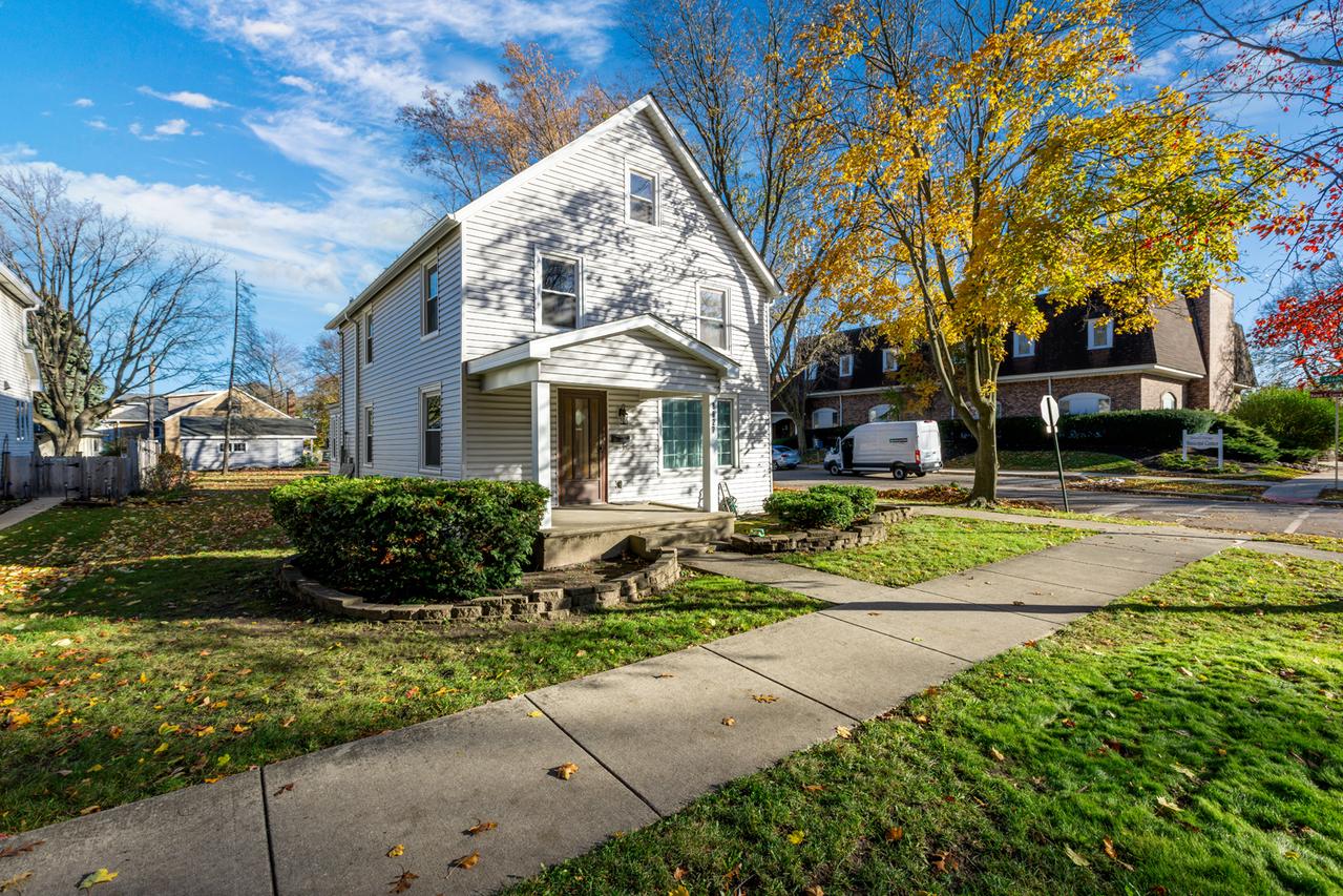 8627 School St., Morton Grove, IL 60053