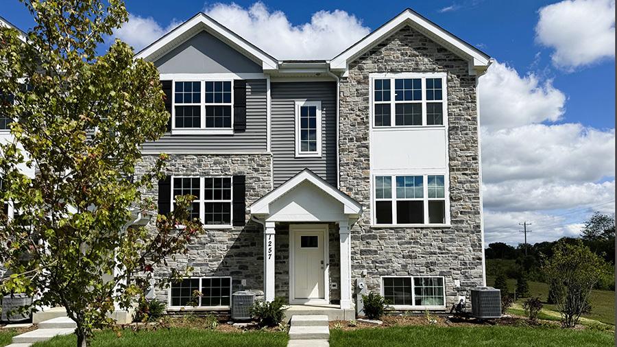 1328 Foxglove Dr., Bartlett, IL 60103