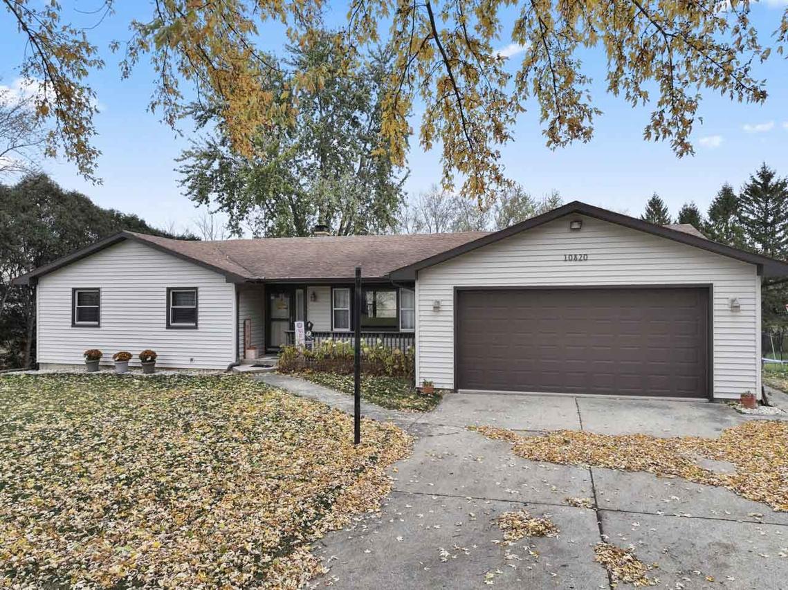 10820 Bonnie Brae Rd., Huntley, IL 60142