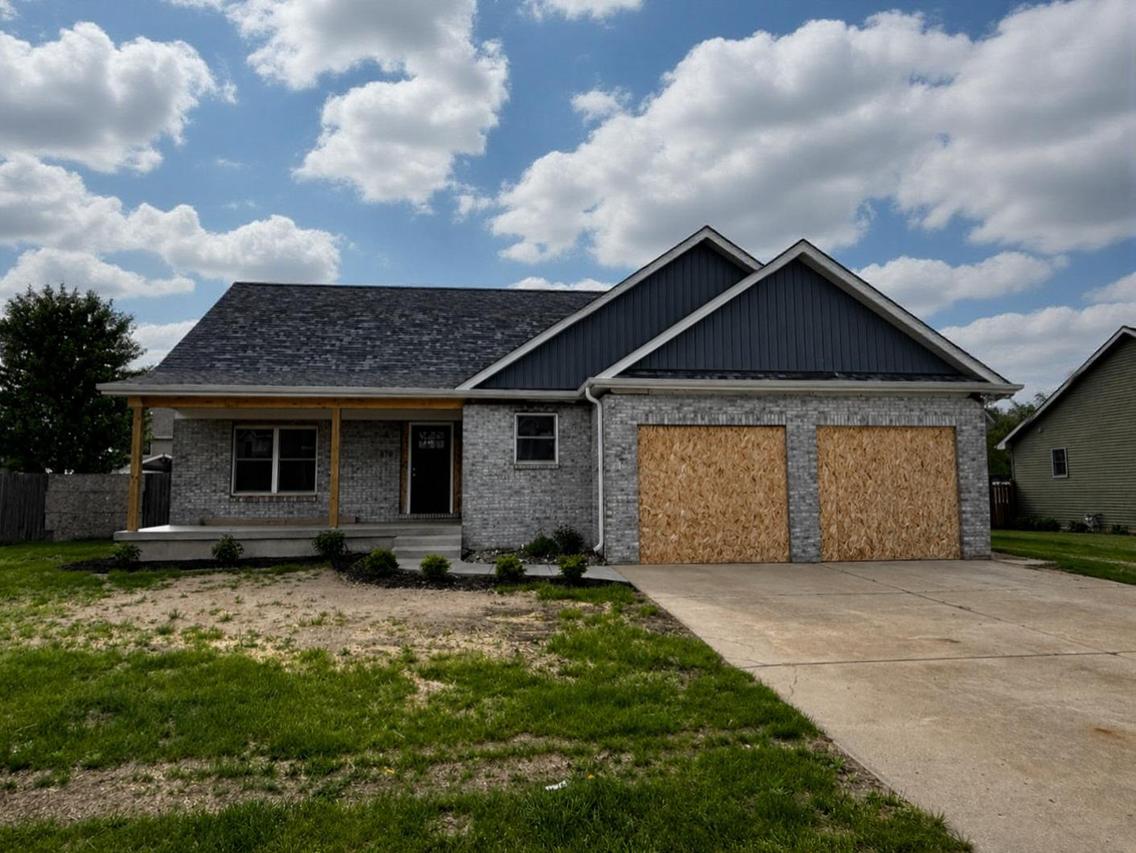 870 Crystal Ln., Diamond, IL 60416