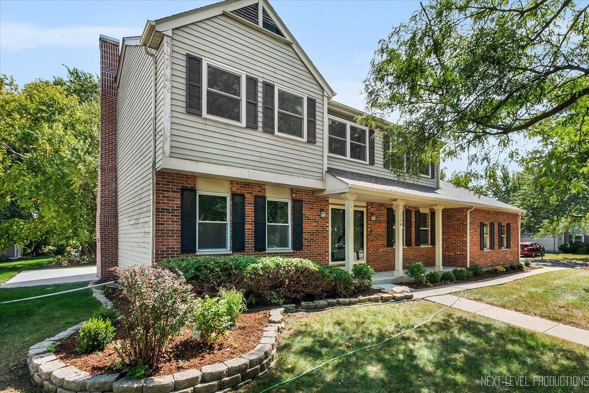 1704 Kenyon Dr., Naperville, IL 60565