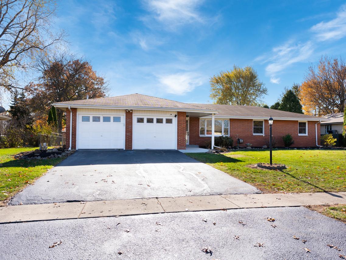 139 Monna St., Sugar Grove, IL 60554