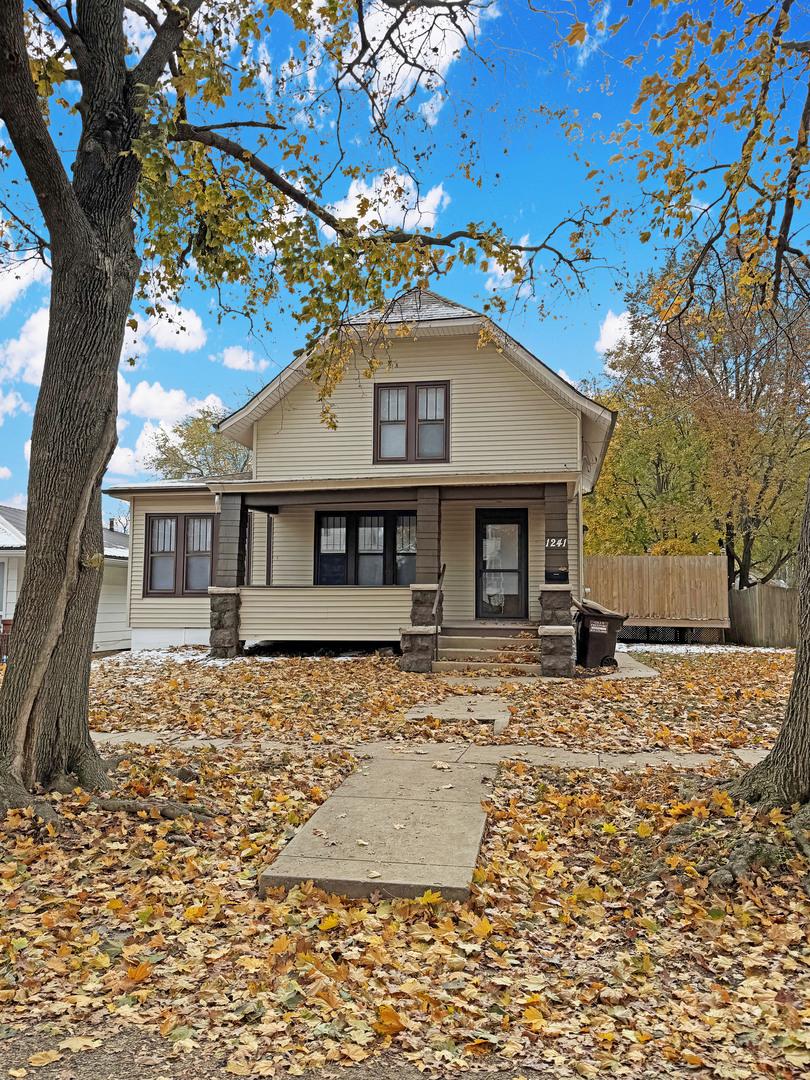1241 W Pleasant St., Freeport, IL 61032