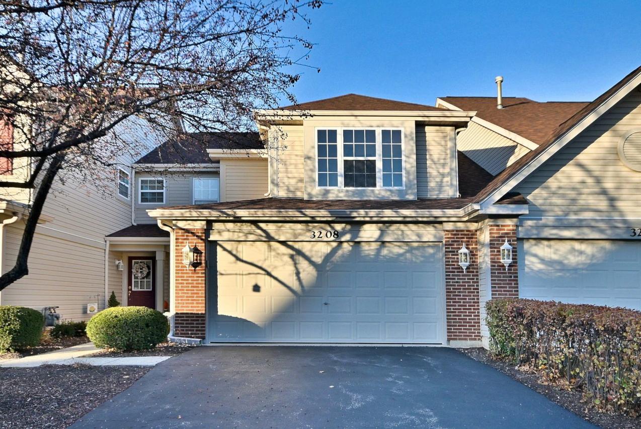 3208 Raphael Ct., St. Charles, IL 60175