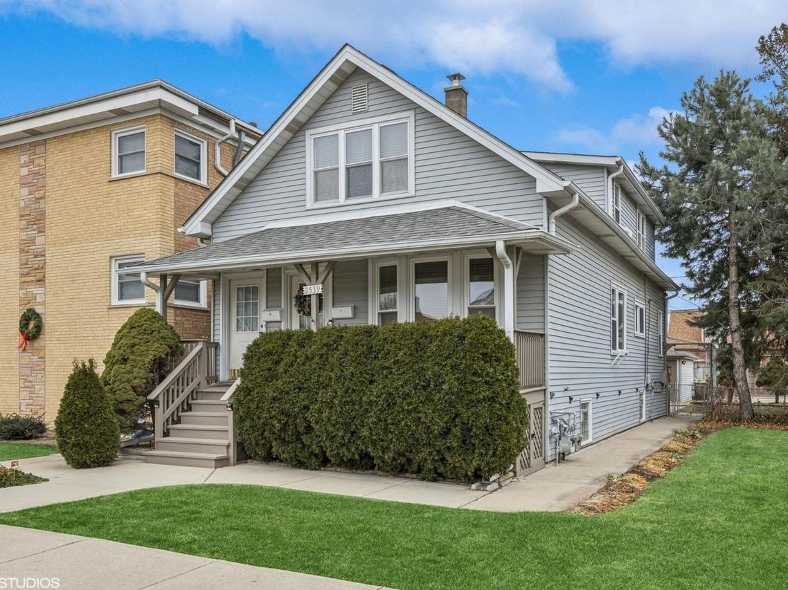 2539 N 74th Ct., Elmwood Park, IL 60707