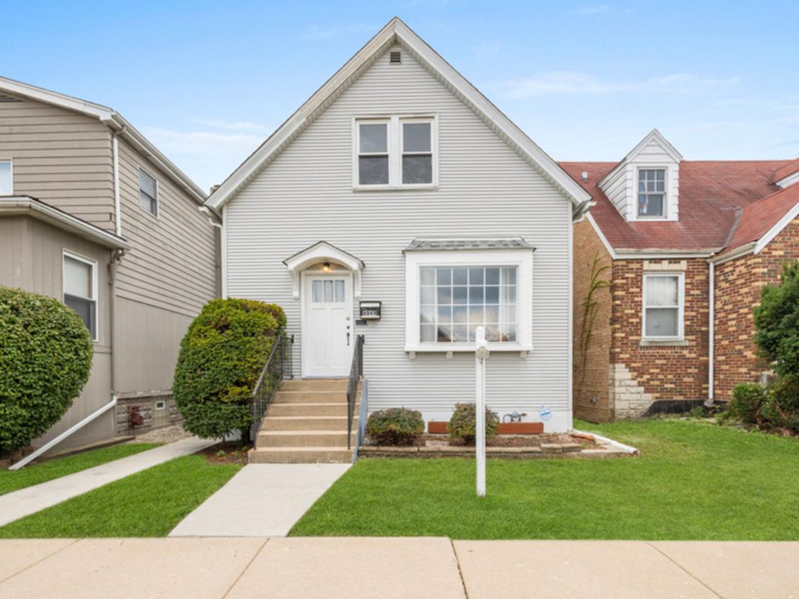 6049 W School St., Chicago, IL 60634