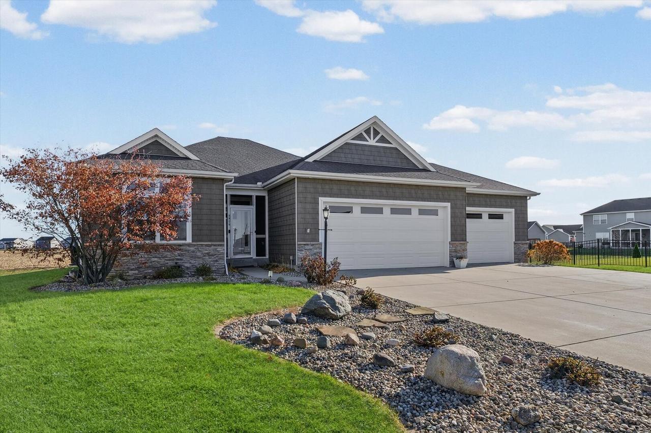 3906 Patriot Ln., Champaign, IL 61822