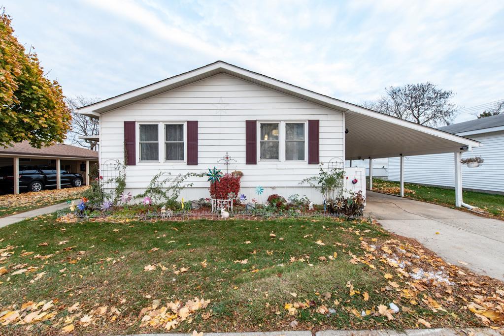 671 Oldsmar Ln., Park City, IL 60085