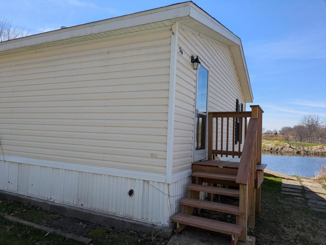 54 Beacon Bay, Lakemoor, IL 60050