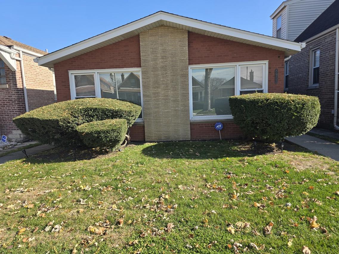 8955 S Cornell Ave., Chicago, IL 60617