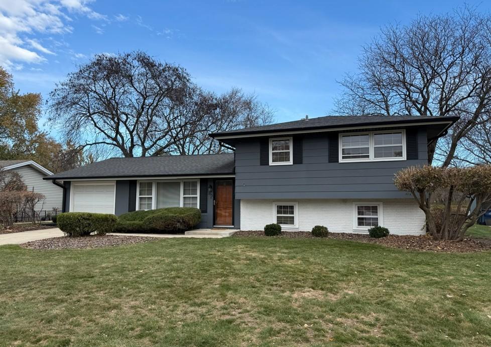 813 Cornell Ln., Schaumburg, IL 60193