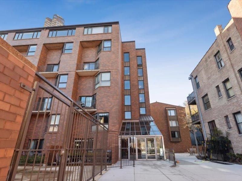 3700 N Lake Shore Dr. #702, Chicago, IL 60613