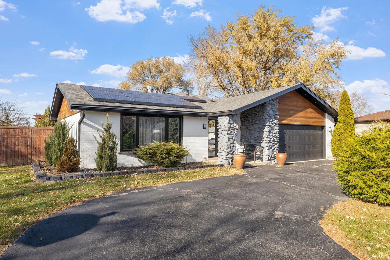 12302 Derby Ln., Orland Park, IL 60467