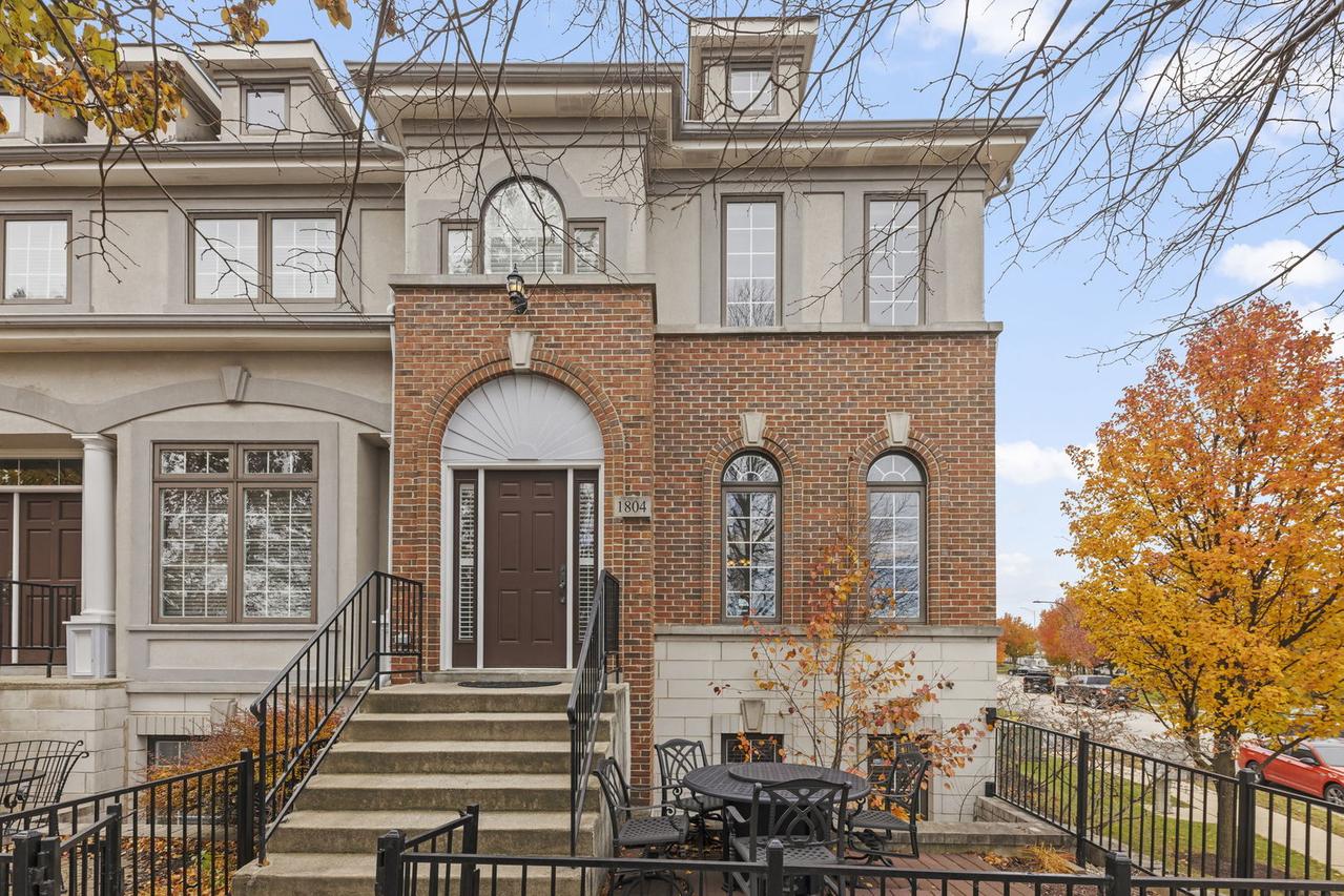 1804 Alta Vista Ct., Naperville, IL 60563