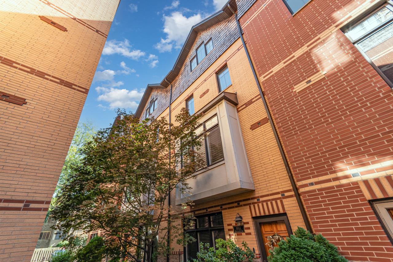 1022 Alexander Ln., Oak Park, IL 60302