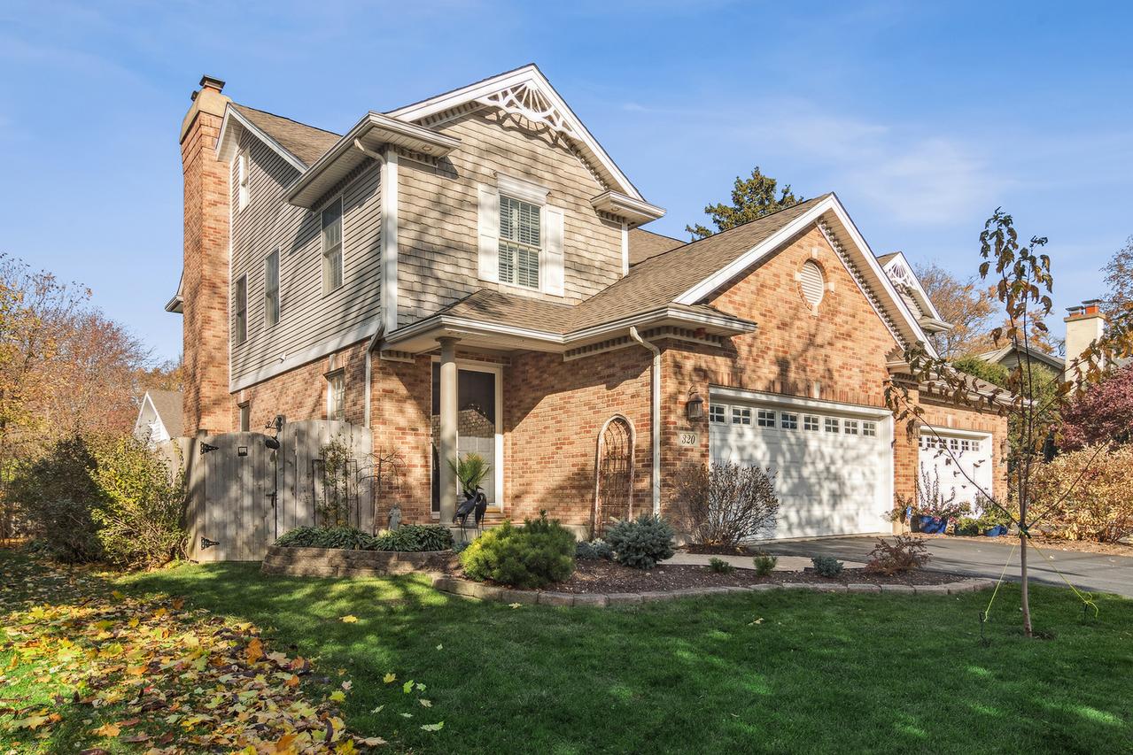 320 Washington St., Barrington, IL 60010