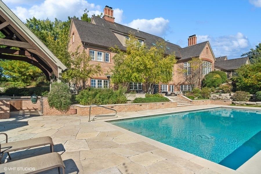 65 Round Barn Rd., Barrington Hills, IL 60010