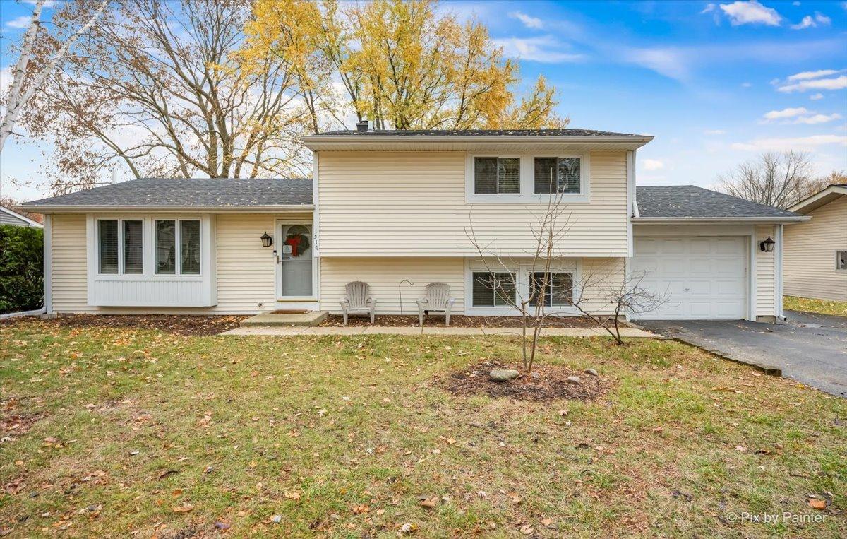 1517 Rita Ave., St. Charles, IL 60174