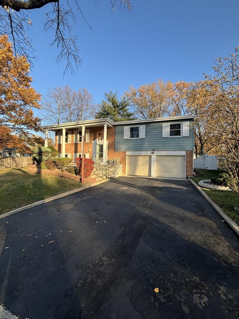 18745 Queens Rd., Homewood, IL 60430