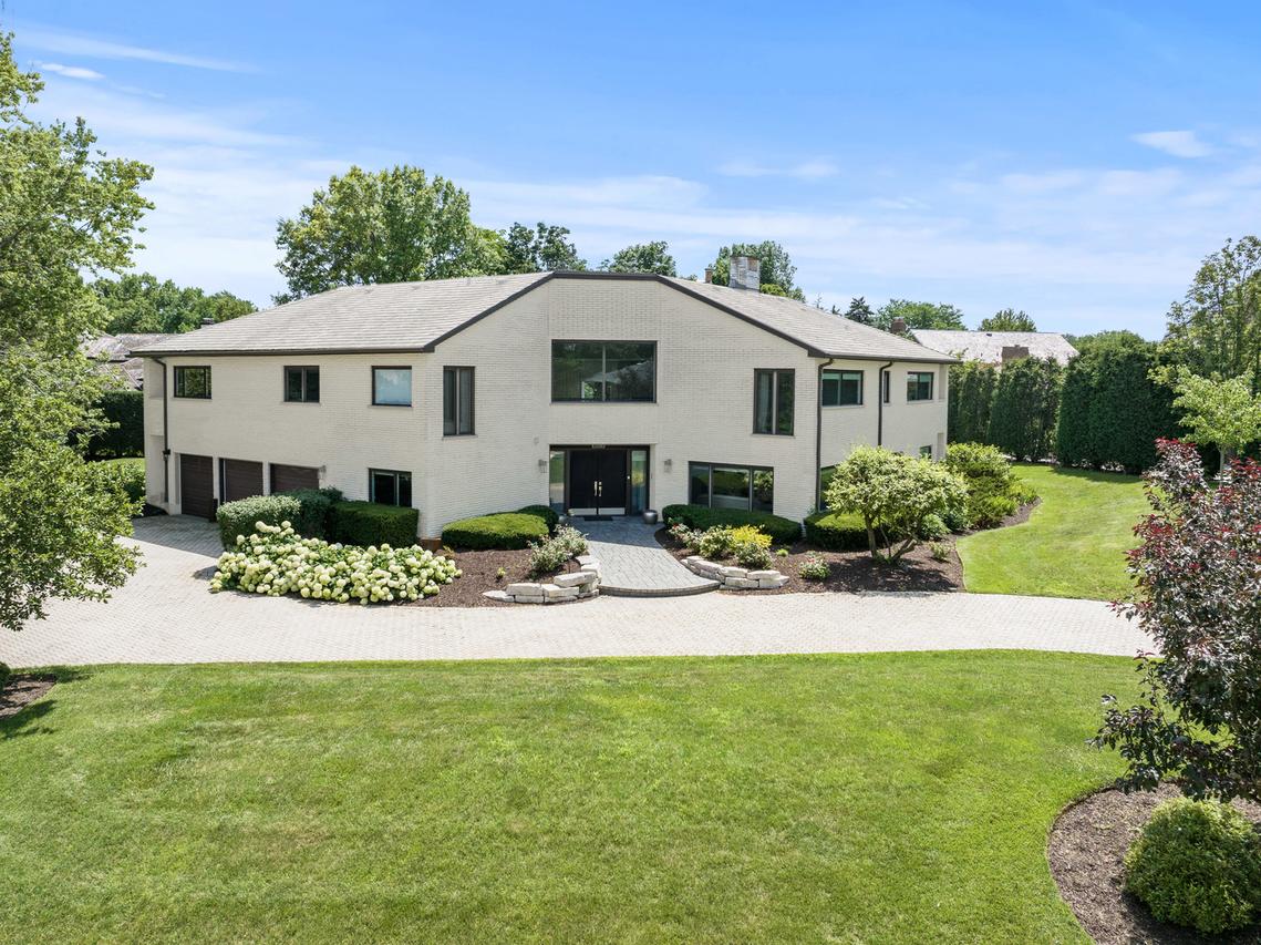 1912 Midwest Club Pkwy., Oak Brook, IL 60523