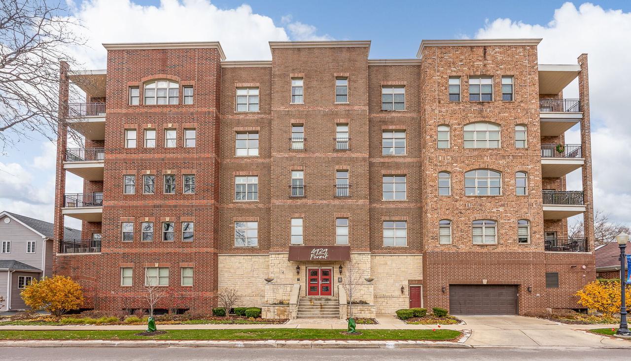 4929 Forest Ave. #2E, Downers Grove, IL 60515