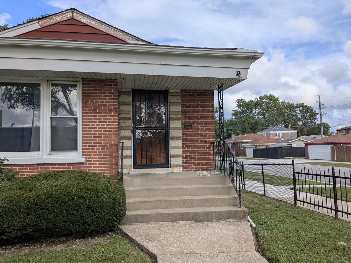 [Address Hidden by Seller], Chicago, IL 60643