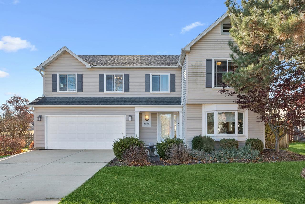 5229 Beechwood Ave., Gurnee, IL 60031