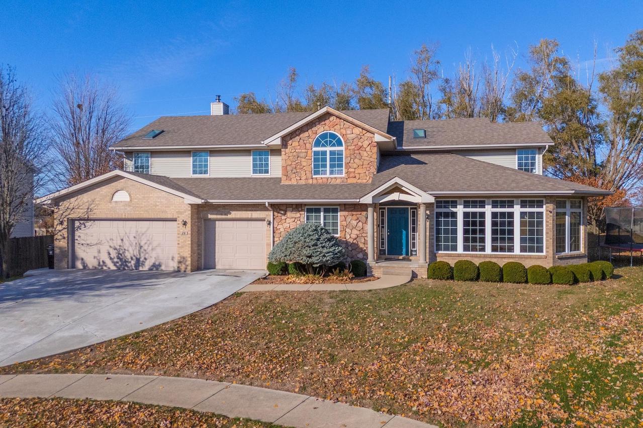 26 Brunton Ct., Bloomington, IL 61704