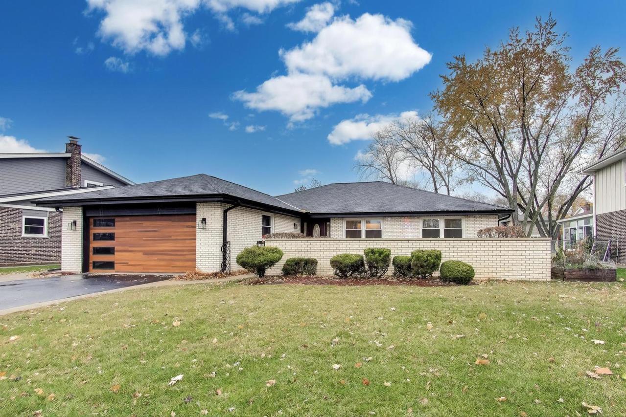 [Address Hidden by Seller], Arlington Heights, IL 60005